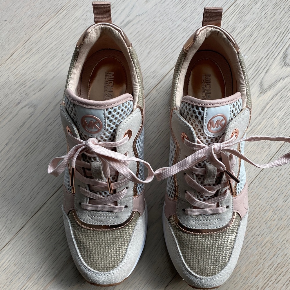 Michael Kors wedge sneaker. Size 7. Rose gold - Picture 2 of 7